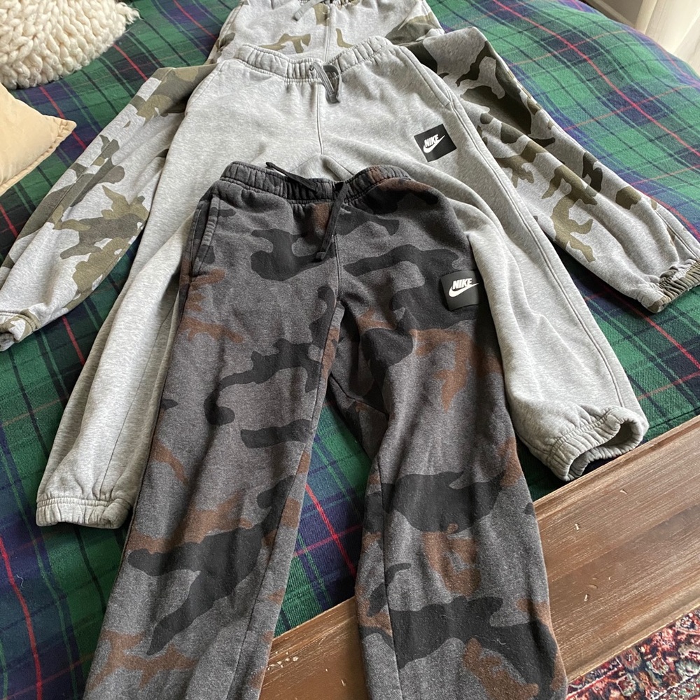 Boys Nike Sweats (3)